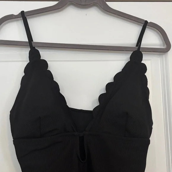 Scallop Edge Black One-Piece Swimsuit - Picture 4 of 9